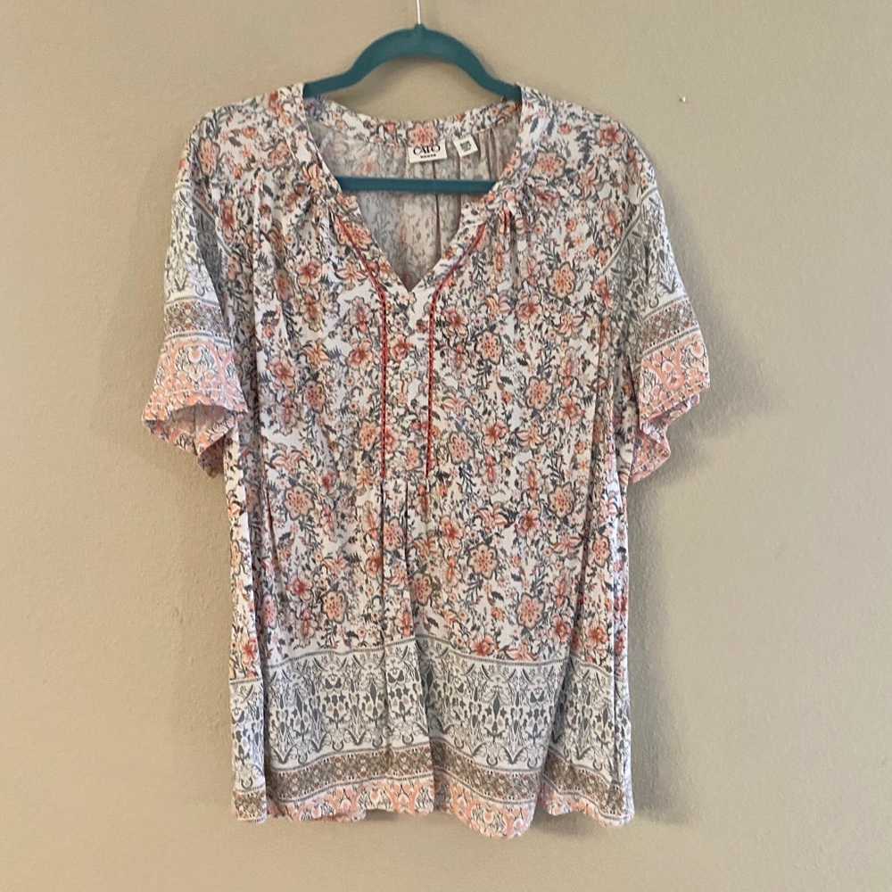 🦚 Cato - Flowy floral blouse